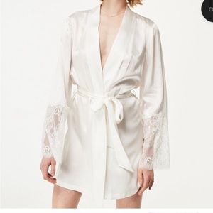 Cami NYC size M white silk lace Robe